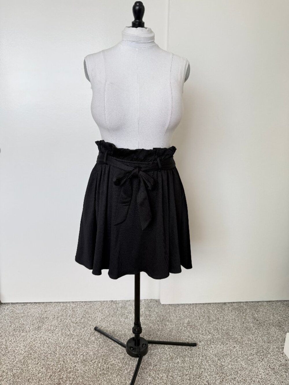 Paper bag top belted skirt